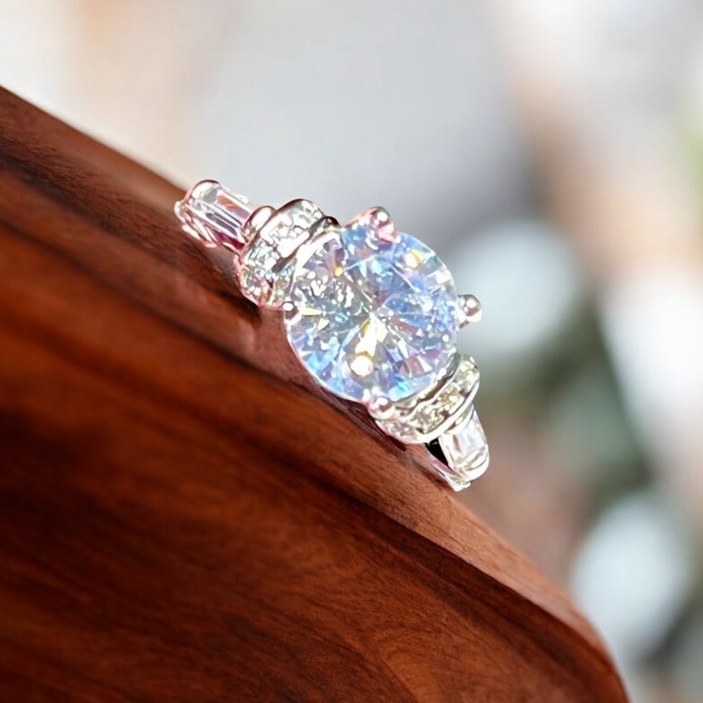 ♦️💍Sterling silver ring round with baguette side stones